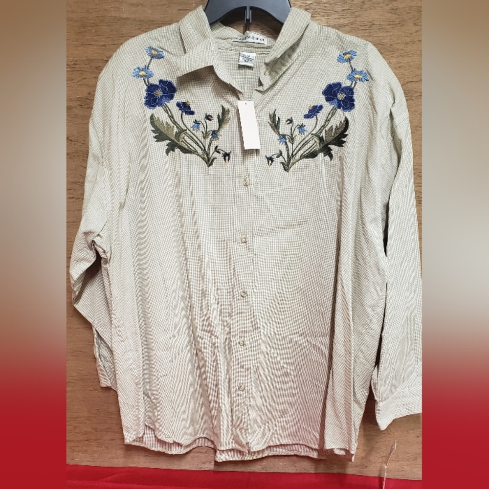 Maggie & Max Gingham Embroidered Ladies Button Up New With Tags 2X